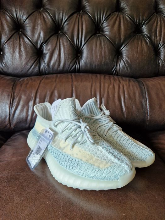 Yeezy 350 V2 Cloud White
