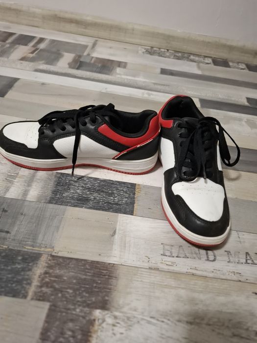 Adidasi piele Champion nr 39