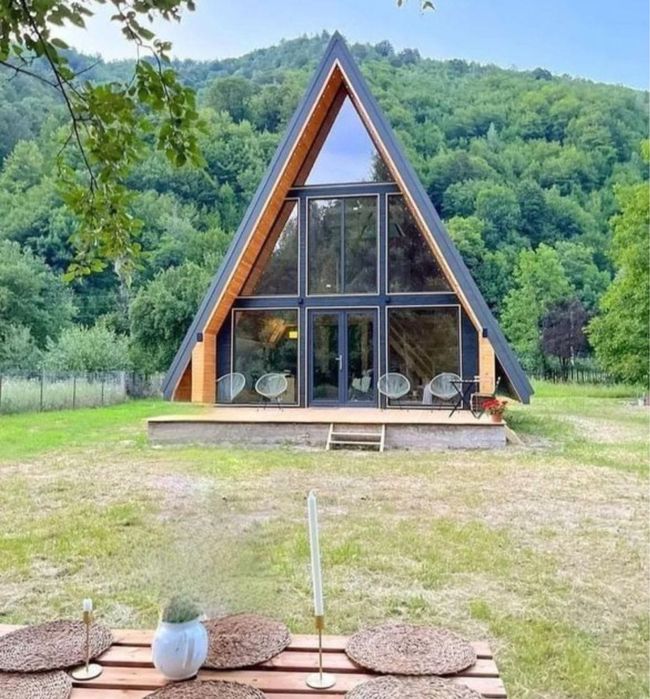Vand cabane din lemn tip A-frame