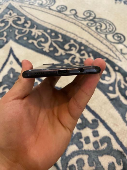 Самсунг А71………….