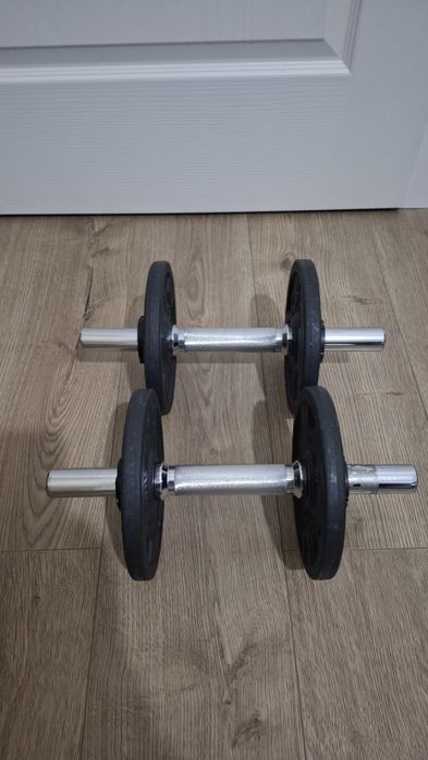 Set de 3 gantere: 2 de 2kg, 2 de 4kg si 2 de 9kg