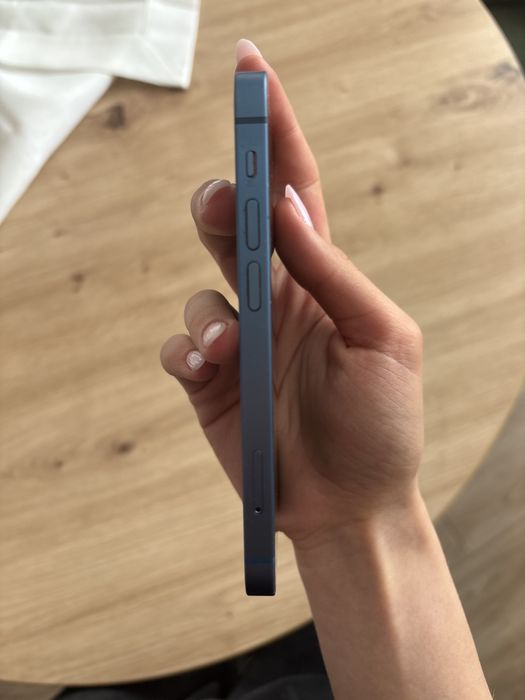 iPhone 13 mini in stare excelentă