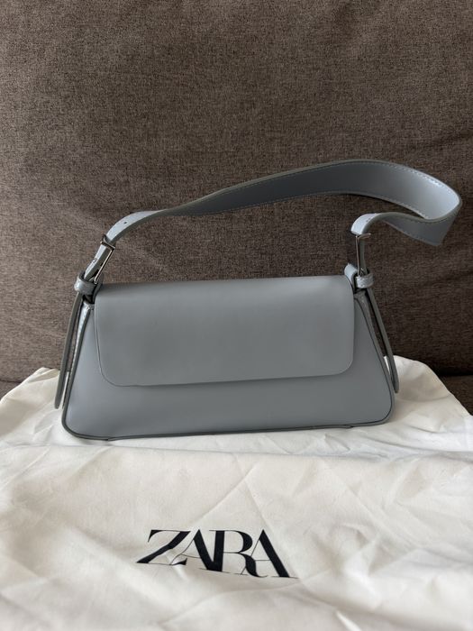 Zara мини синя чантичка