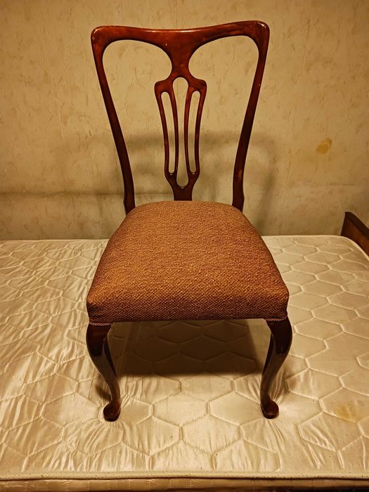 Ниска холна маса и столове