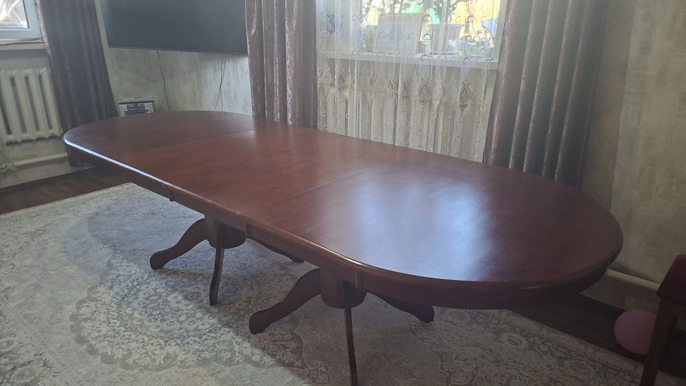 Стол для гостиной