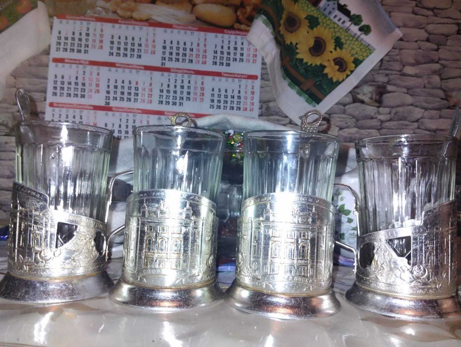 Подстаканники СССР с гранёнными стаканами.(эта пара символ эпохи)