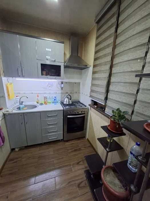 Продаю квартиру.Юнусабад 12 М Туркистан Уч бакалок 4\2\5 вещевой базар