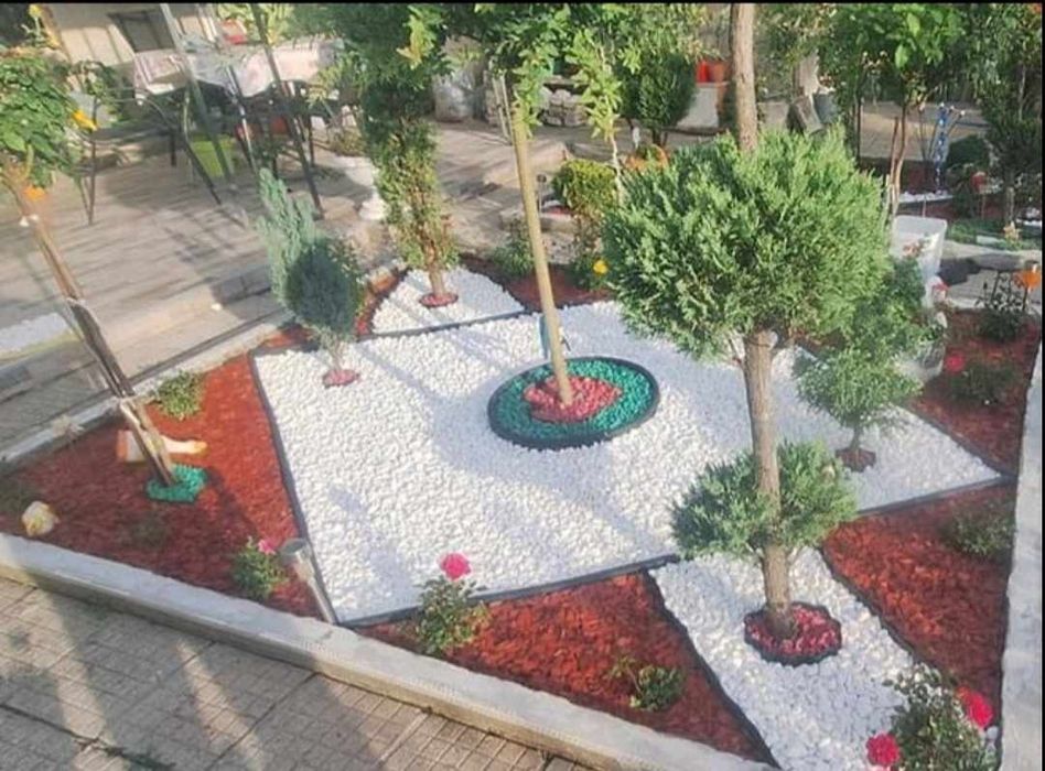 Доставки Снежно бял чакъл за украси и декораци на градинки дворни площ