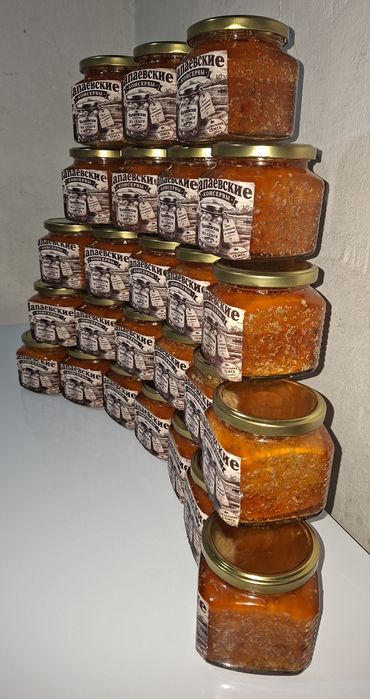 Рыбные консервы с овощами.