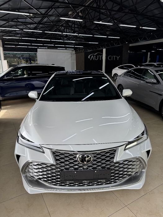 Toyota Avalon (Hybrid)