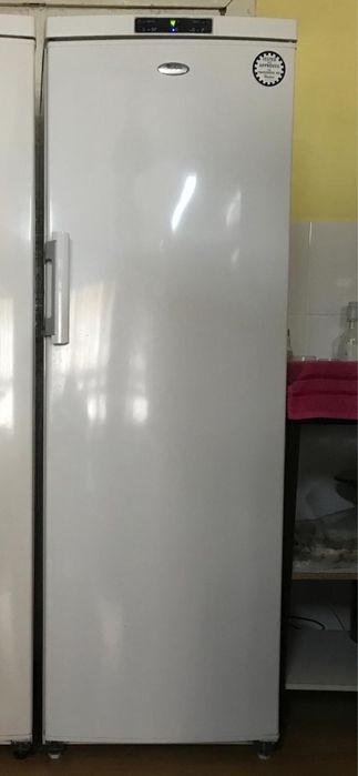 Echipament Horeca /Vitrina bar/Frigider Whirlpool