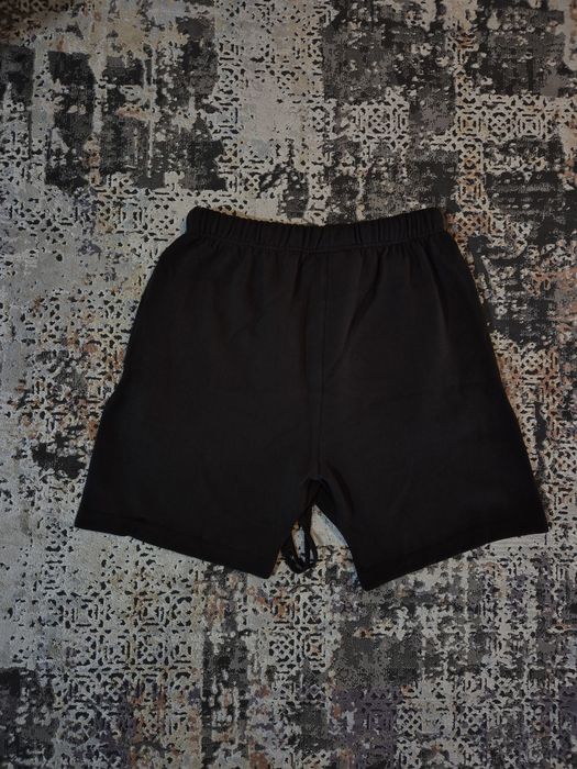 Pantaloni scurți Essentials