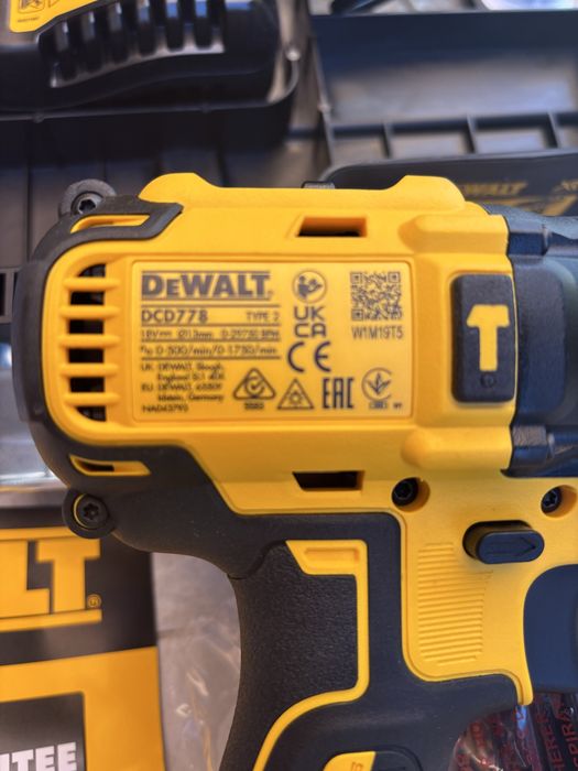 Auto filetanta masina de gaurit DEWALT