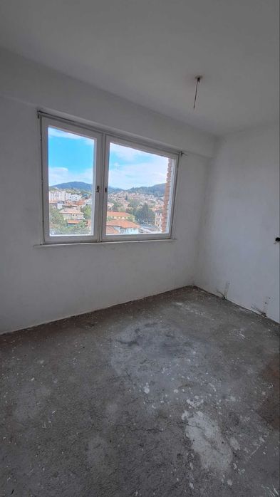 Продава се Тристаен апартамент в Кюстендил, Център - 73 кв.м за 688 €/кв.м - Снимка #15