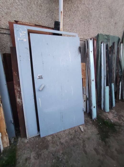 Продам дверь двустворчатая б/у