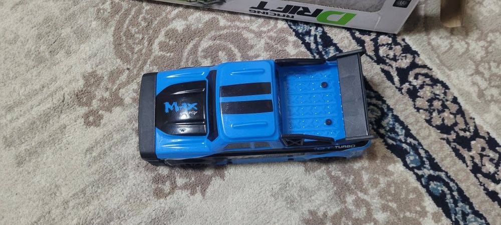 Новая машина с пультом