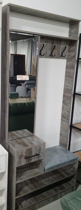 Прихожая  для любого помещения