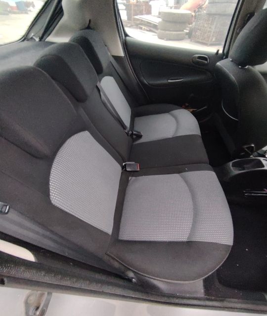 Punte spate Peugeot 206 2001 1.4 MT (75 hp)
