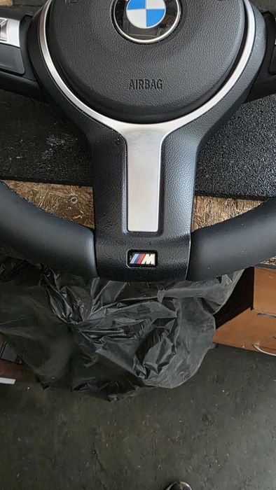 Volan bmw m  f10 f01 f12 f06 f11  ca nou
