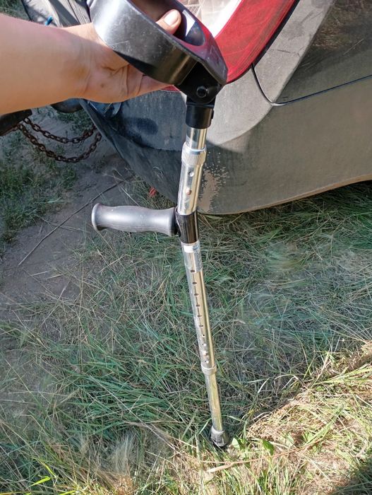 Продам трость (костыль) с подлокотником