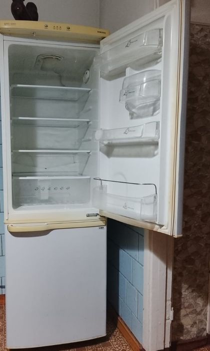 Холодильник Samsung б/у