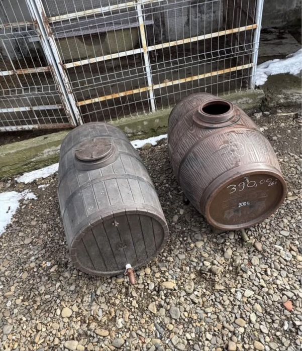 Vand butoaie de vin 200l
