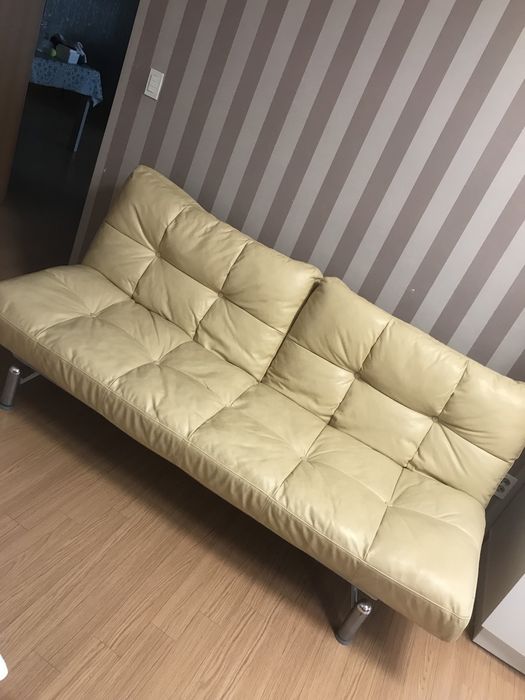 Срочно!Продается кожаный диван