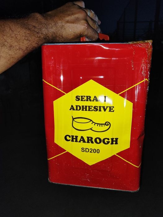 Клей чарок, Для искусственного газона.