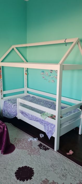 Продам кровать с матрасом