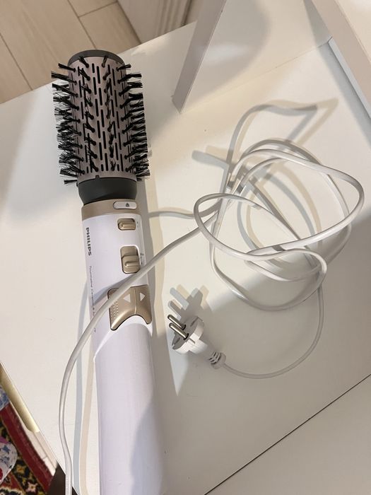 Фен-щетка вращающаяся Philips Nl 9206