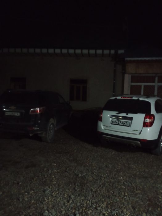 Каптива 1ни 4чи позиция фул Мошинни зур хамма жойи,  петноси бор 2010