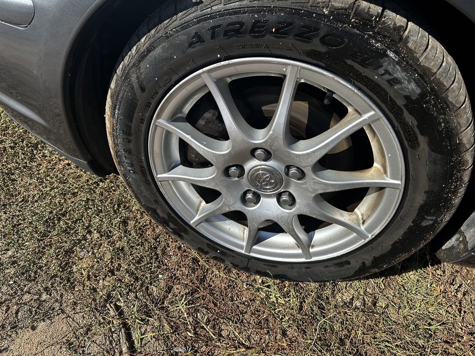 На Части Тойота Авенсис 2.2 D-Cat 177коня 2005г