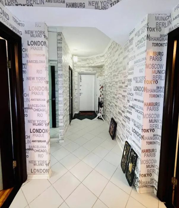 Продам 2-ух комн. Золотой квадрат.