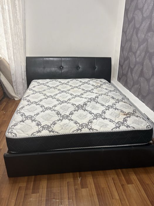 Кровать двуспальная б/у