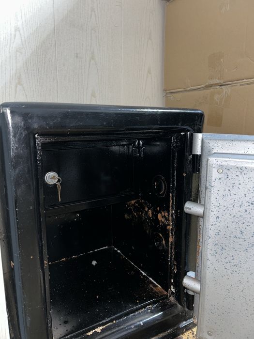 Бронированный сейф