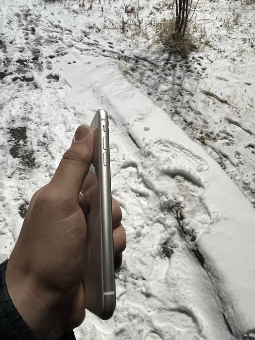 айфон 11 128гб акб:76