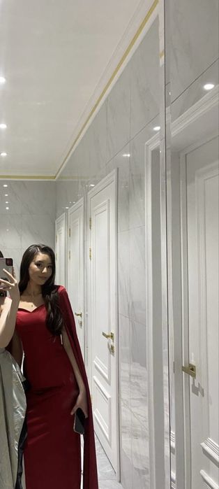 Шикарное платьее