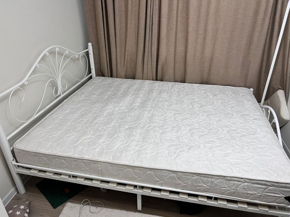 Металлическая кровать