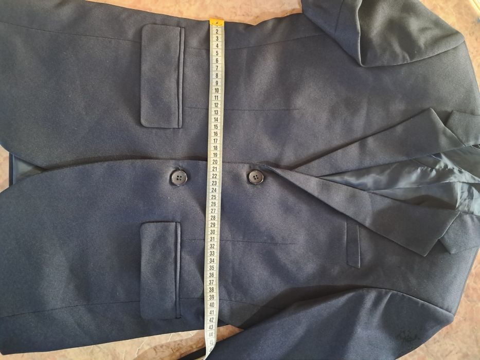 Продам костюм школьный на парня