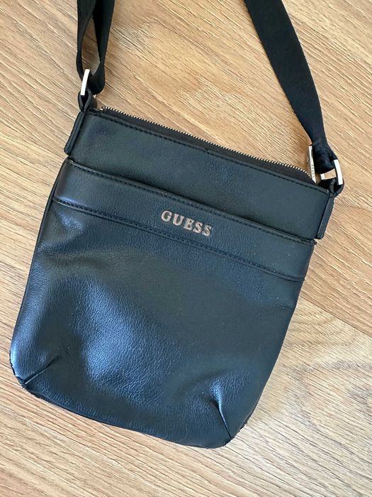 Мъжка Чантичка Guess