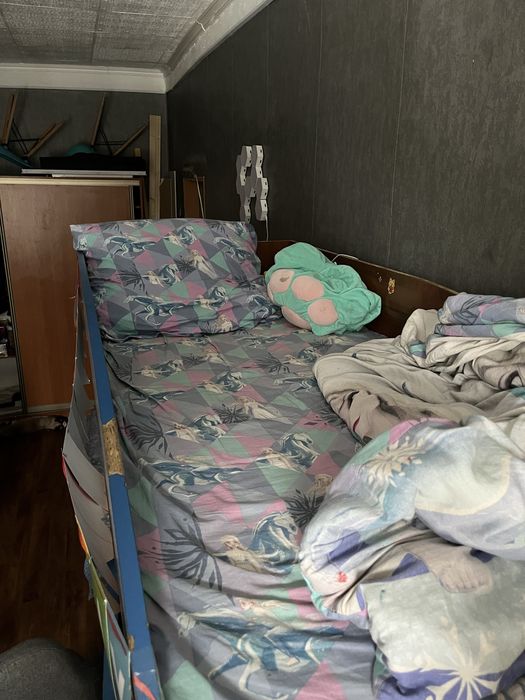 Продам двухъярустную кровать