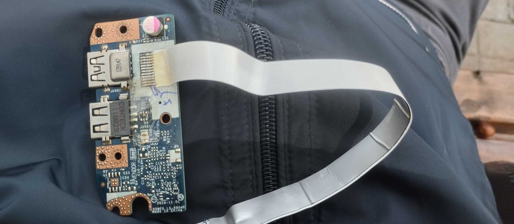 USB портове с платка и лентов кабел за лаптоп Acer Aspire 5750