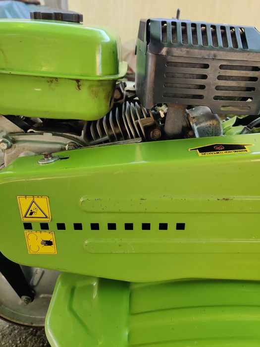 Vând motocultor folosit foarte puțin