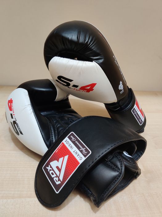 Боксерские перчатки RDX 12 унций