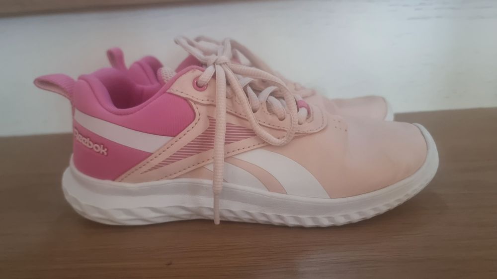 Adidasi fete sport Reebok 32