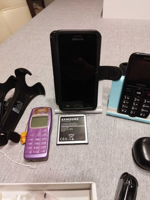 Tot ce in poza - 300 de lei - nu se vand separat