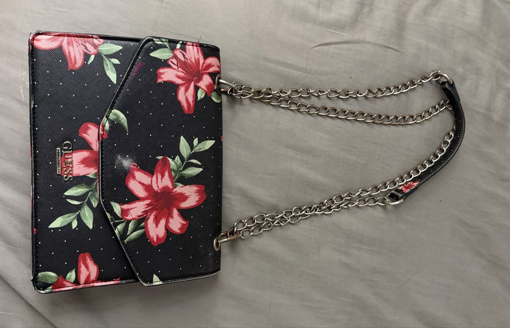 Дамска чанта Guess