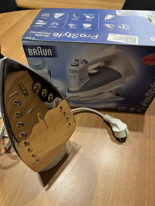 Fier de calcat cu abur Braun