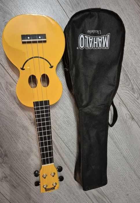 Ukulele smileface