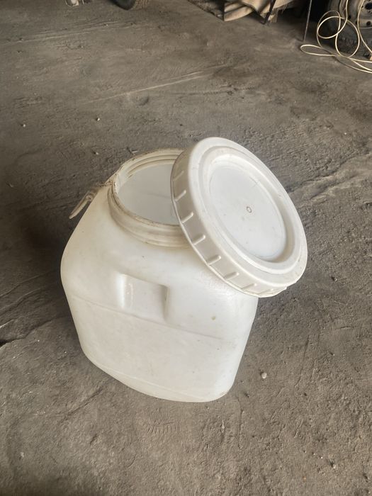 Продам бочку пластик